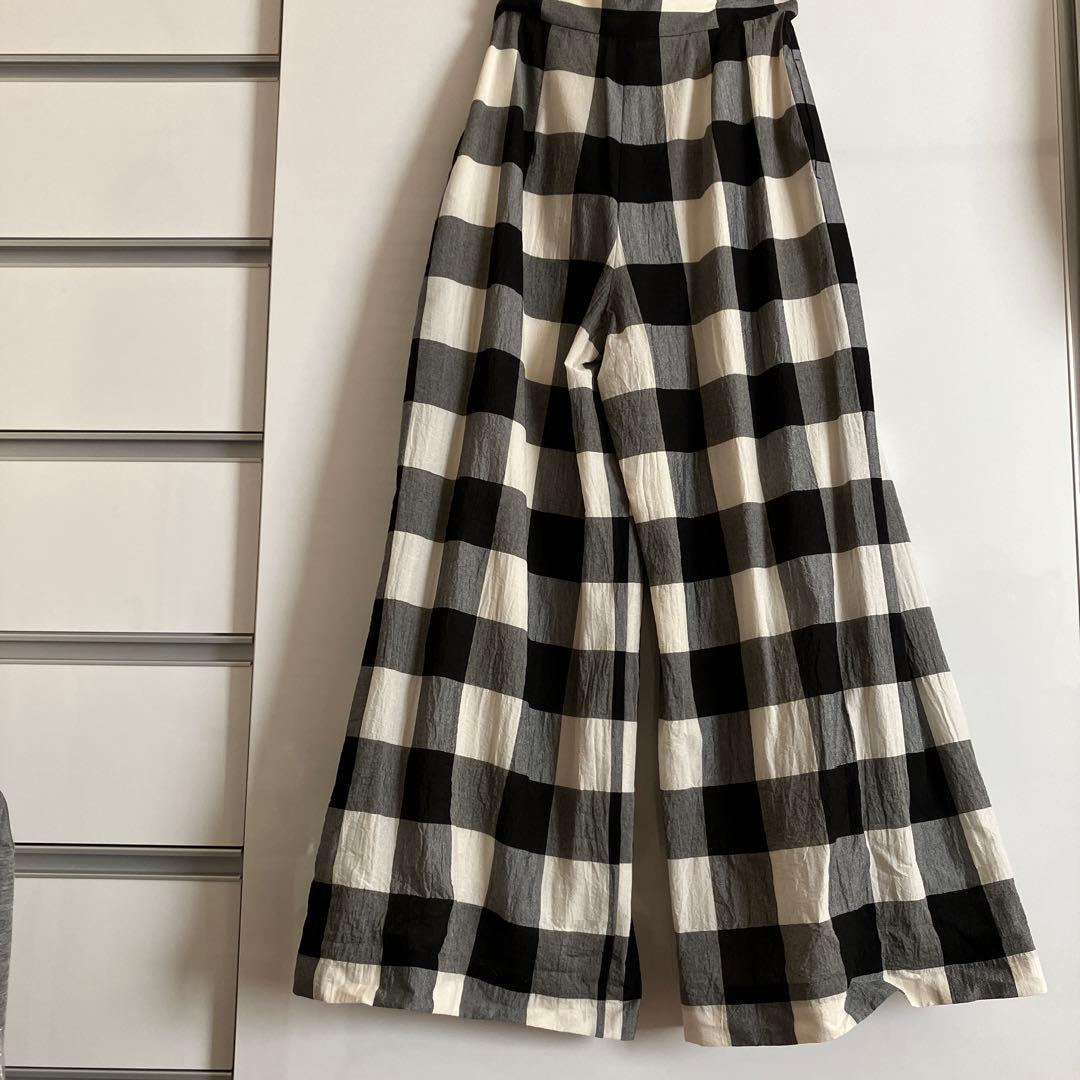 エポカ　新品未使用ワイドパンツ サイズ40 黒と白のチェック柄