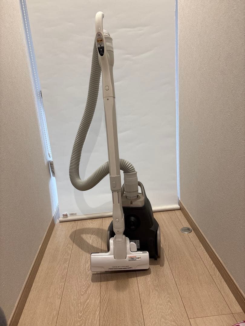 2019年製 Panasonic 紙パック式電気掃除機 MC-PK20