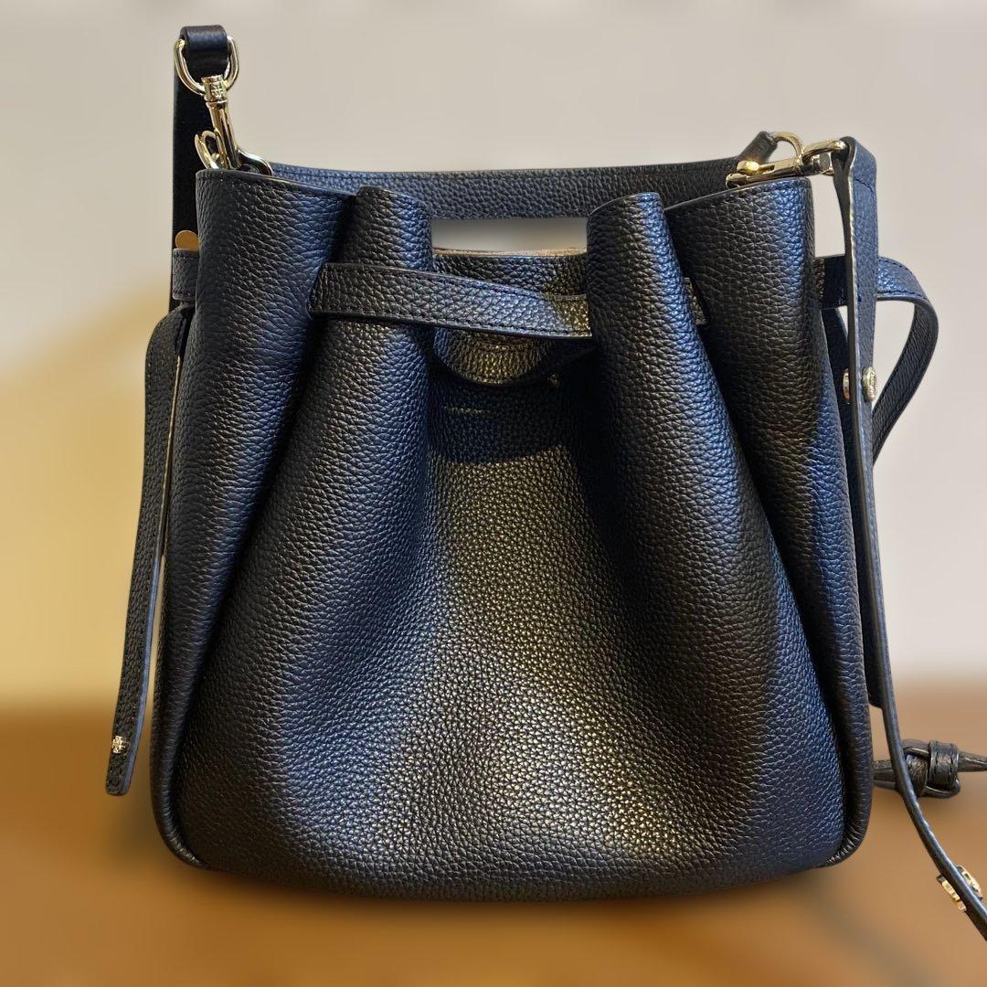 トリーバーチ　ブラック レザー バケツ型ショルダーバッグ