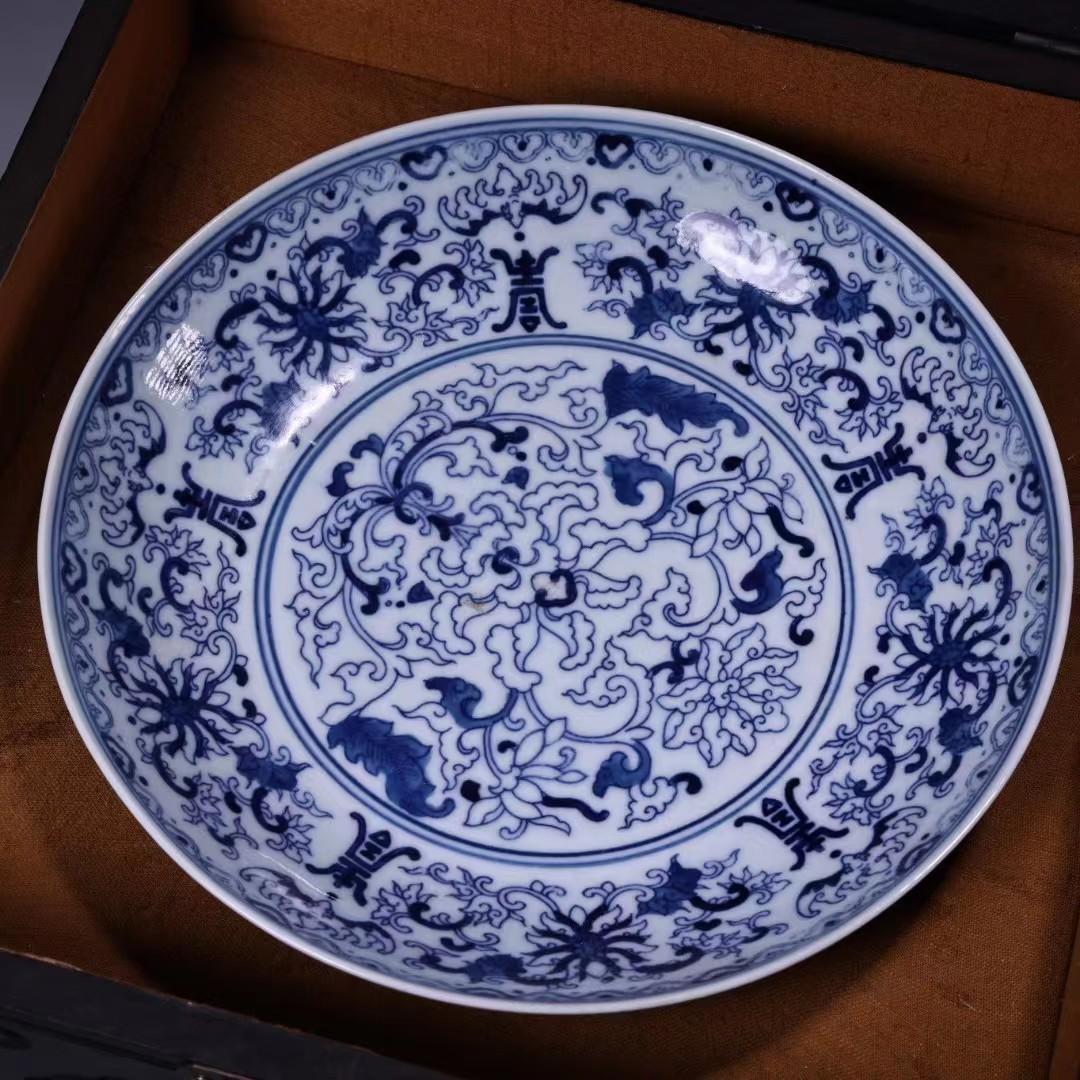 中国古美術・旧蔵磁器・藍釉青花染付皿・純手描き・文房具・置物・観賞皿・古い箱付き