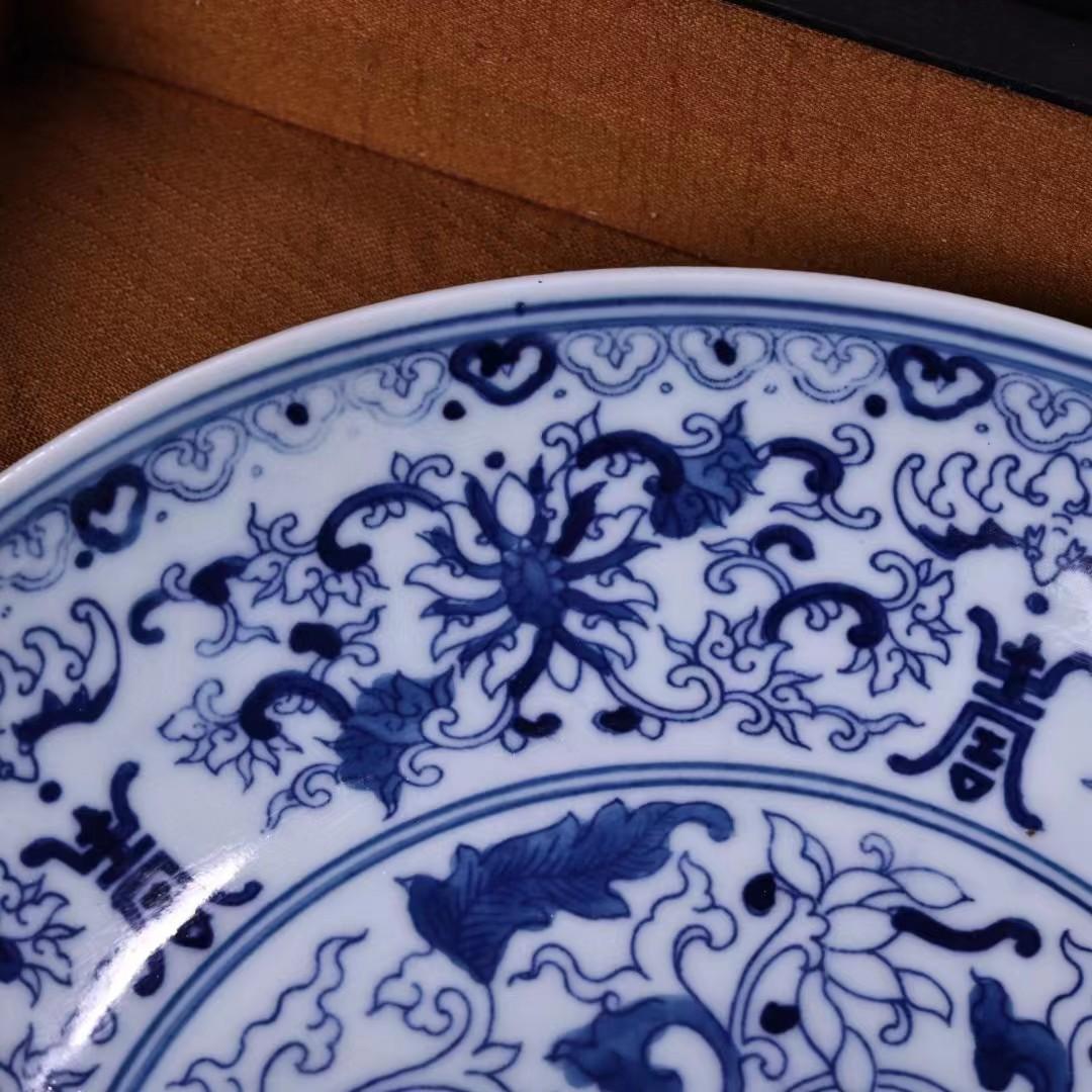 中国古美術・旧蔵磁器・藍釉青花染付皿・純手描き・文房具・置物・観賞皿・古い箱付き