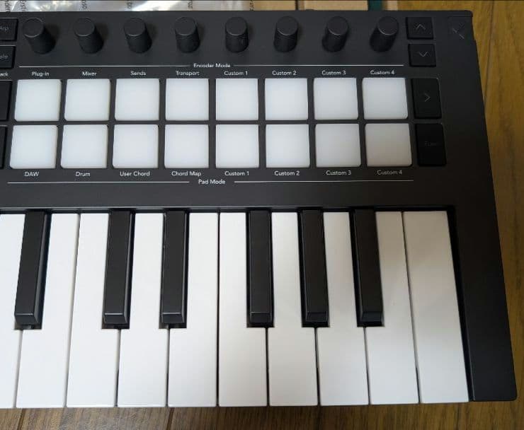 【美品】Launchkey Mini 25 mk4 MIDI キーボード