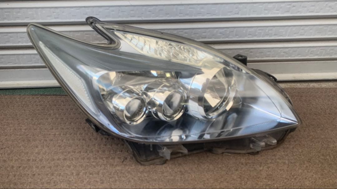 中古 トヨタ 純正 プリウス 《 ZVW30 》 右ヘッドライト Koito