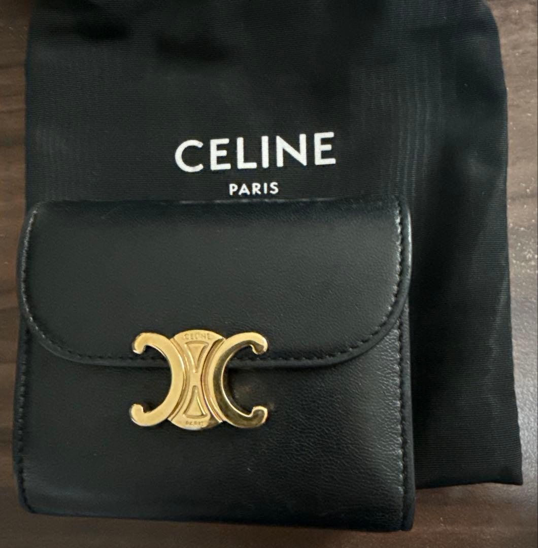 即購入OK✨美品✨CELINE✨黒 レザー ✨二つ折り財布✨