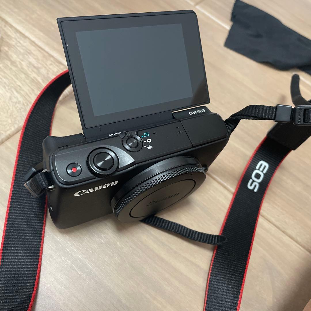 Canon キヤノン　EOS M10