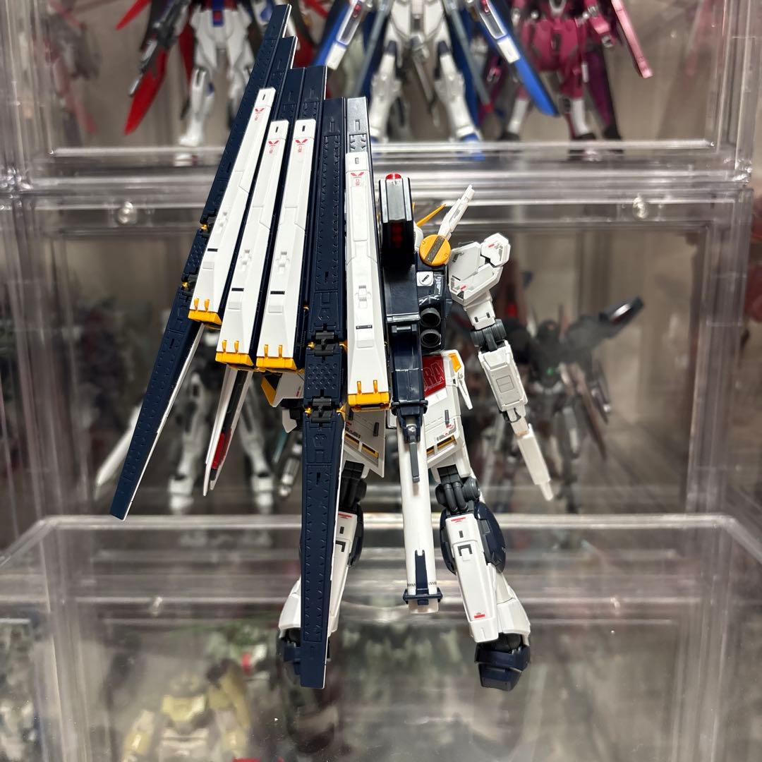 RG サザビー、νガンダム素組完成品2体セット