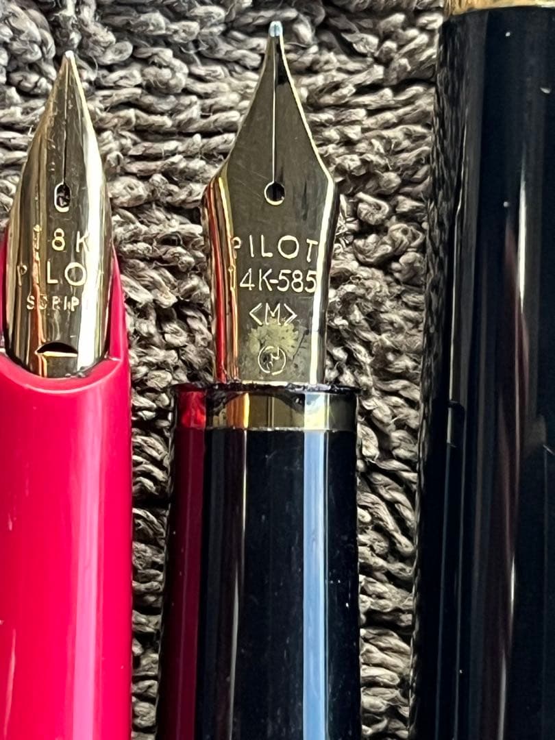 いちのしっぽ PILOTエリート万年筆 ピンク 黒18k14k 585刻印