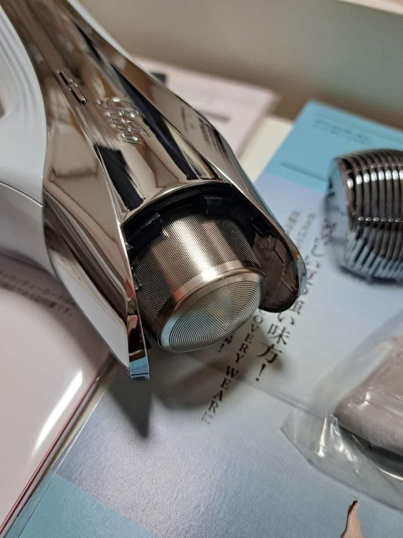 リファ ドライヤースマートW ダブル Refa 2024年製　海外対応　ホワイト