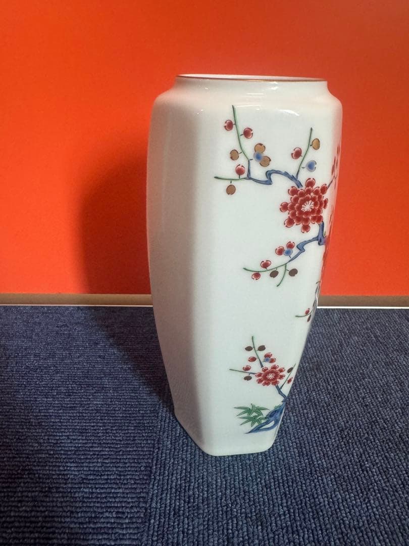1947 深川製磁　岩梅　六角花瓶　金彩　未使用