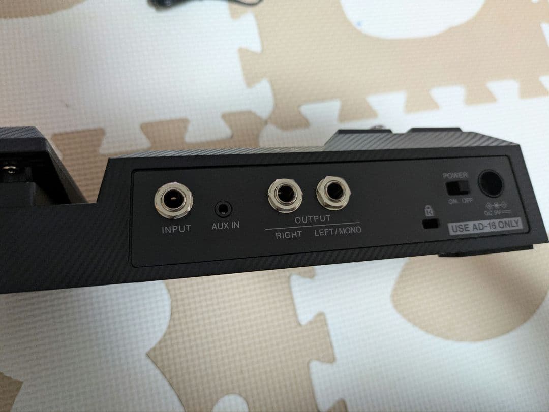 ZOOM G2X FOUR 　ギターエフェクター