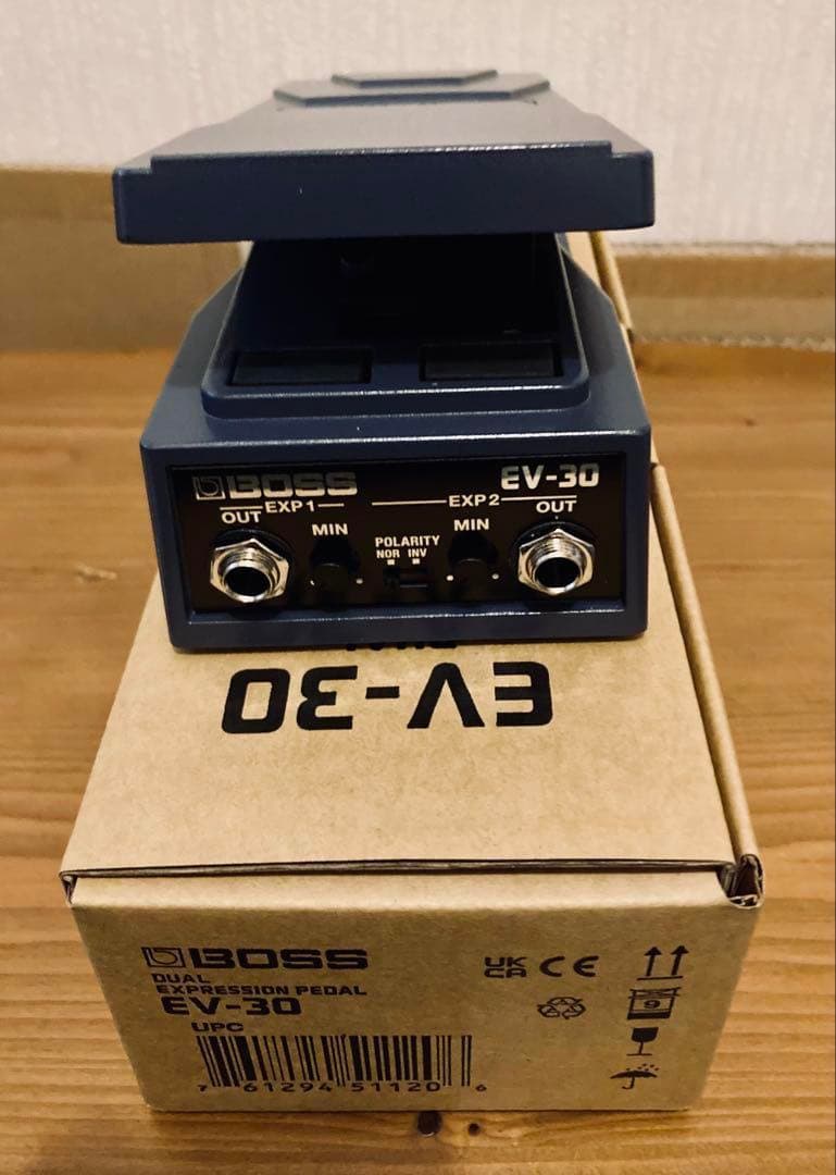 BOSS / EV-30 デュアルエクスプレッションぺダル未使用品!早い者勝ち!