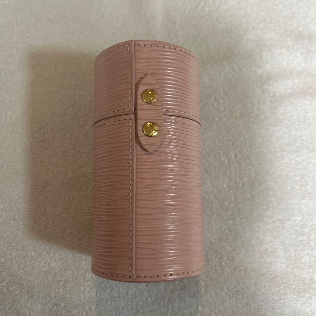 LOUIS VUITTON 香水ケース（箱、保存袋、メッセージカード付き）です。
