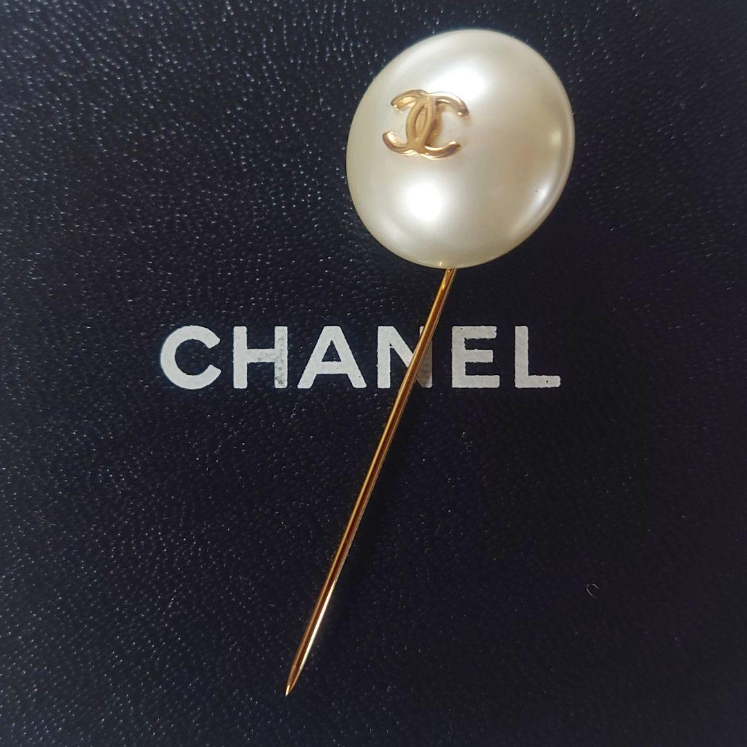 未使用に近い シャネル ピンブローチ 96P ココマーク フェイクパール ケース