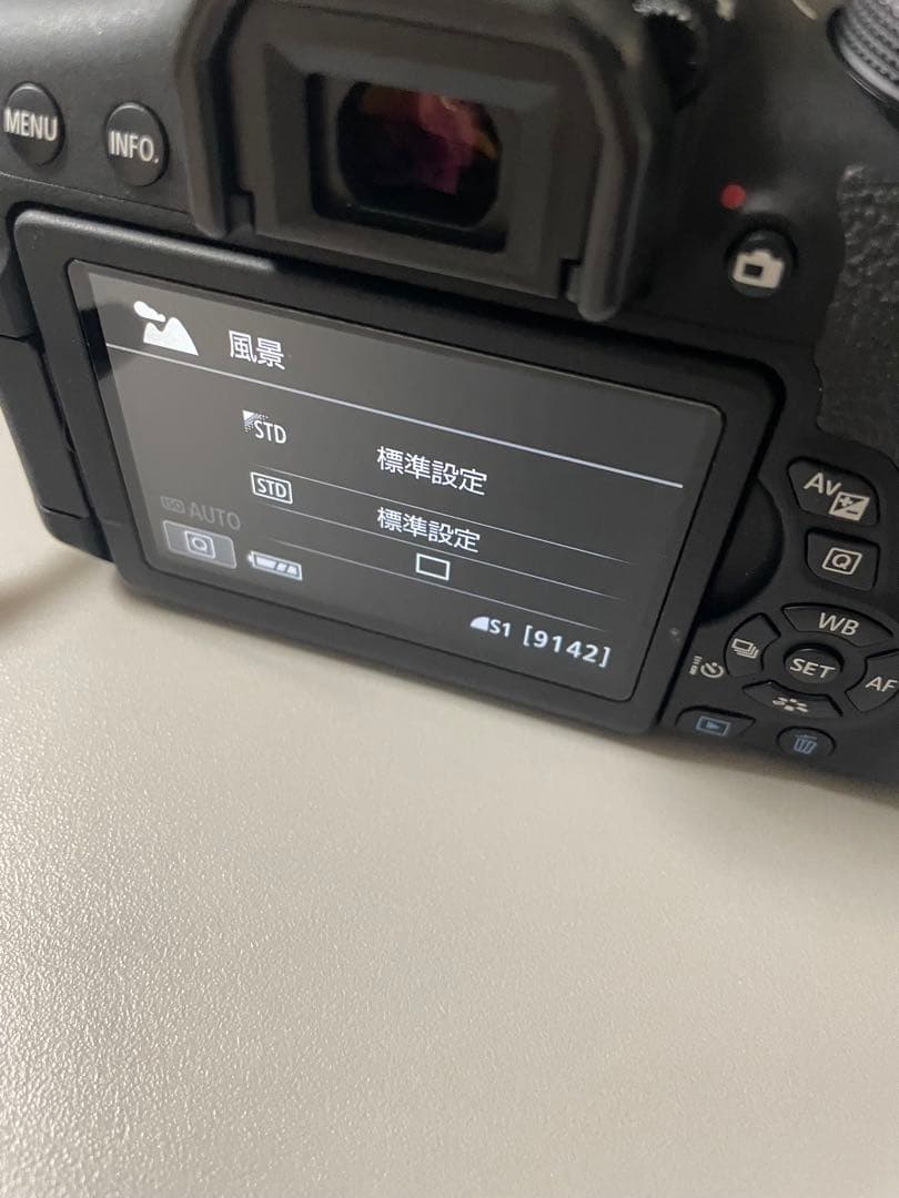 Canon EOS KISS X8i EOS KISS X8I(W) Wズーム