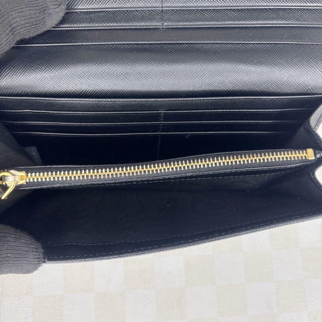 極美品　PRADA プラダ　長財布　二つ折り　M08