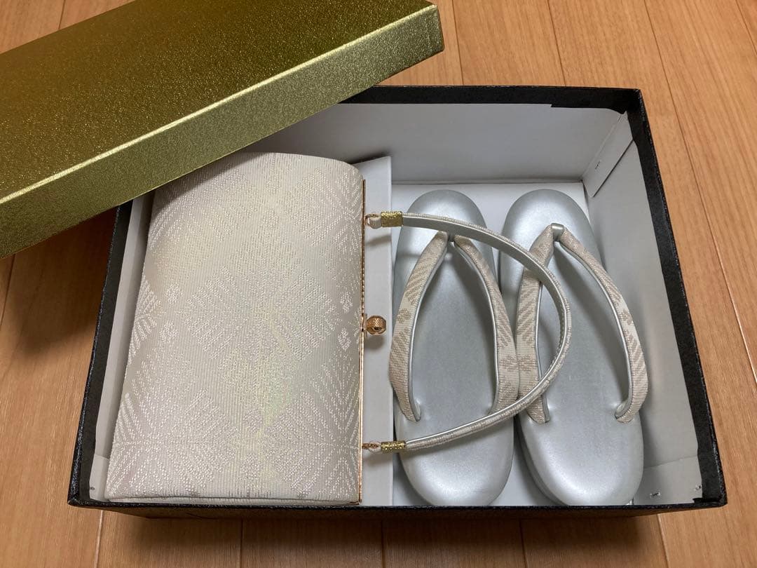 和装バッグ・草履（Mサイズ）セット（箱あり）　銀地