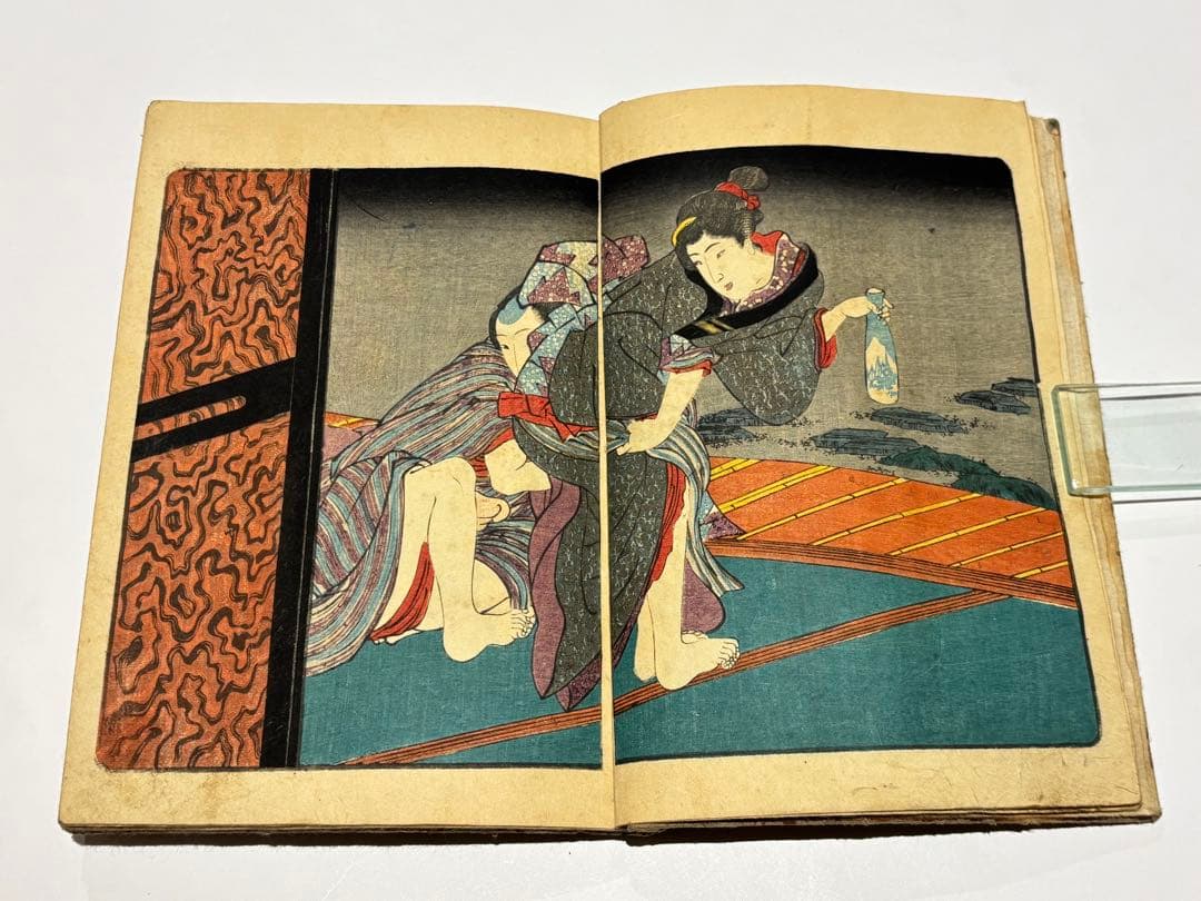 歌川国芳画「吾妻文庫」彩色木版刷り 2冊|浮世絵 艶本 春画 和本 江戸時代