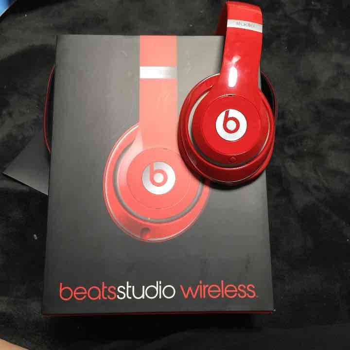 ビーツ ワイヤレスヘッドホン