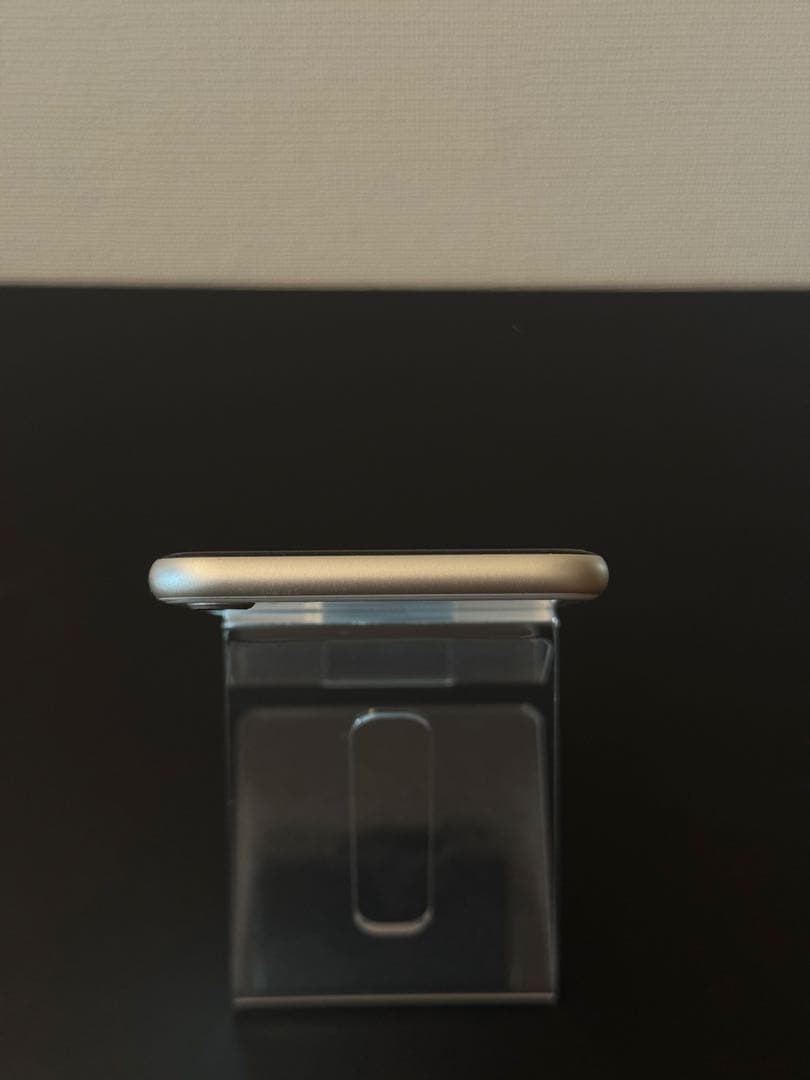 極美品 256GB Apple iPhone SE 3 第三世代 ホワイト