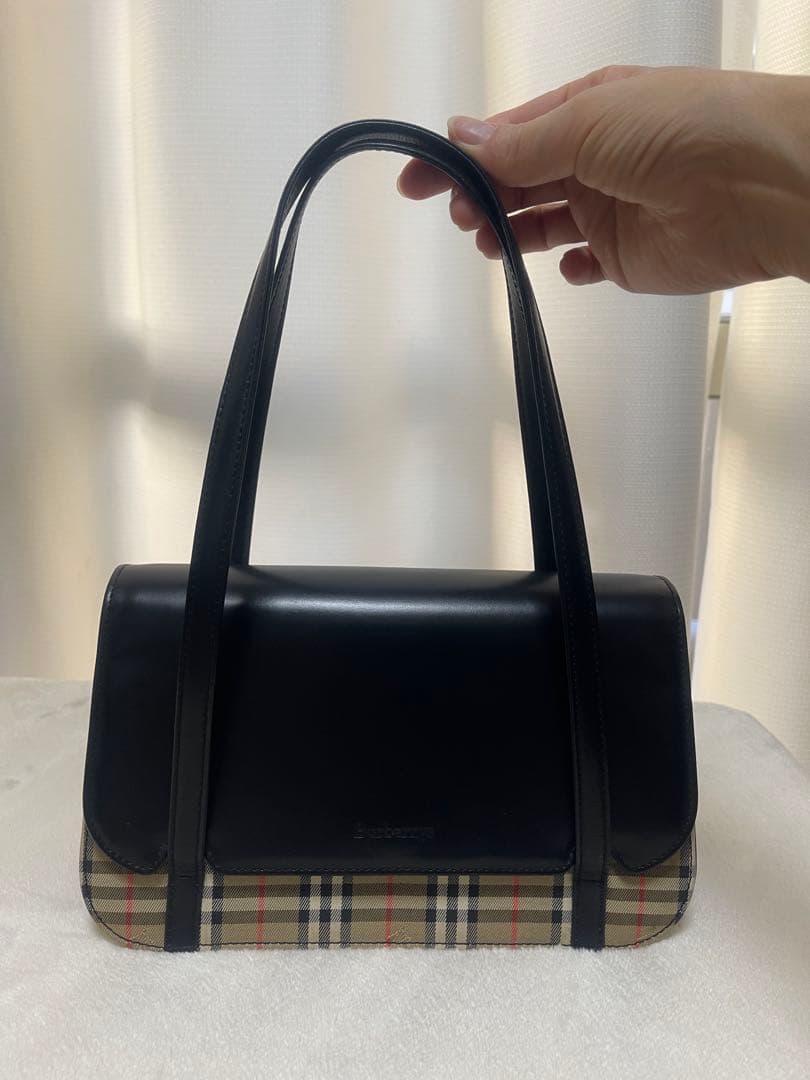 Burberry レザー ハンドバッグ 黒/ベージュ