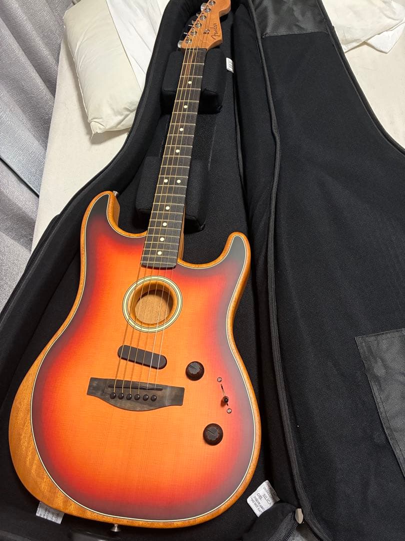 Fender American Acoustasonic ストラトタイプ