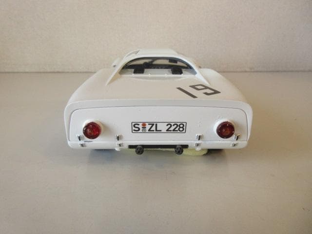 特価 exoto (1/18) ポルシェ 910 #19