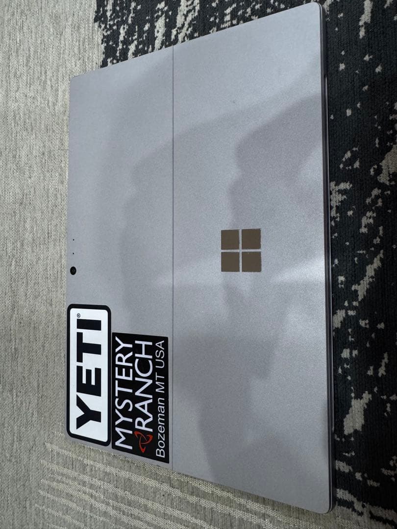 Microsoft Surface Pro 1796 (第5世代)