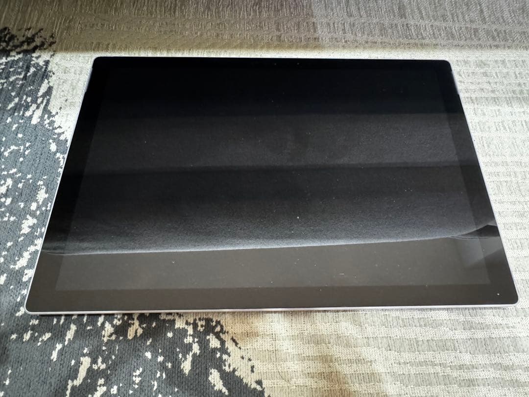 Microsoft Surface Pro 1796 (第5世代)