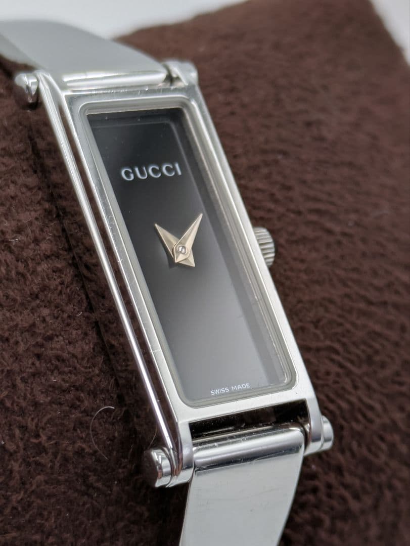 象形文字【稼働品】グッチGUCCI 1500Lバングル黒文字盤レディース