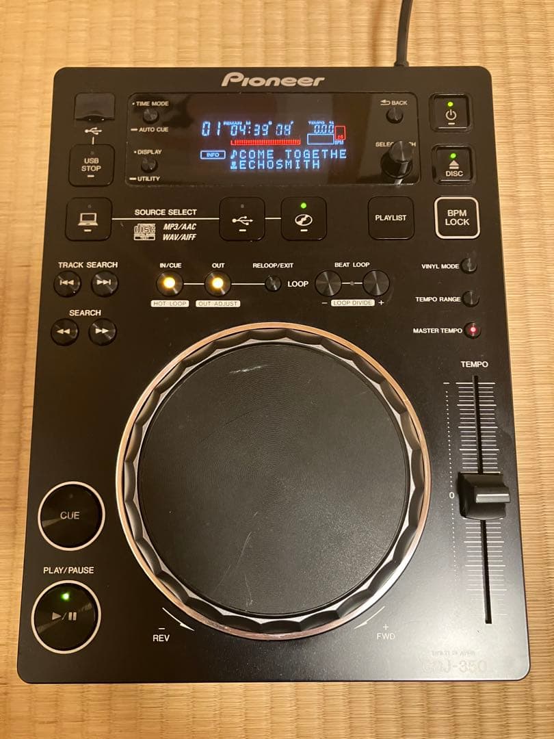 Pioneer CDJ-350 本体とケーブル
