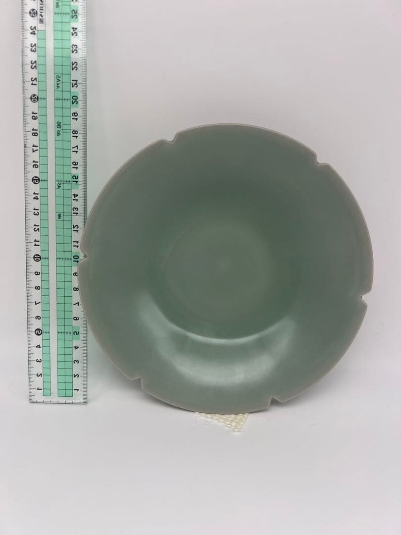 中国明清朝竜泉窯お皿　骨董　古美術　唐物コレクション　江戸アンティーク青磁