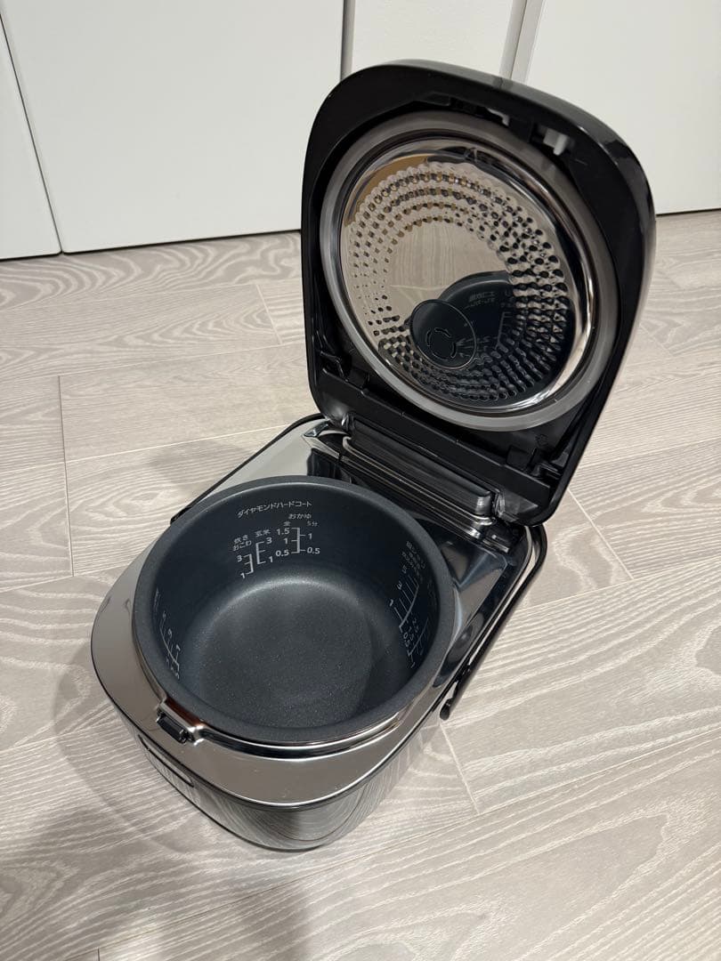 なち様　Panasonic 炊飯器 SR-HB108-K ブラック