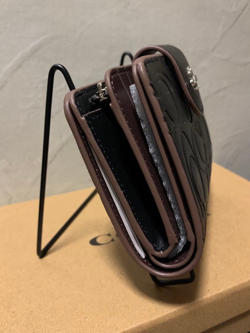 大人気！COACH ブラック 二つ折り財布 レディース
