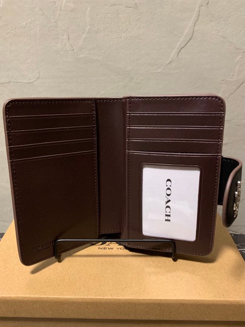 大人気！COACH ブラック 二つ折り財布 レディース