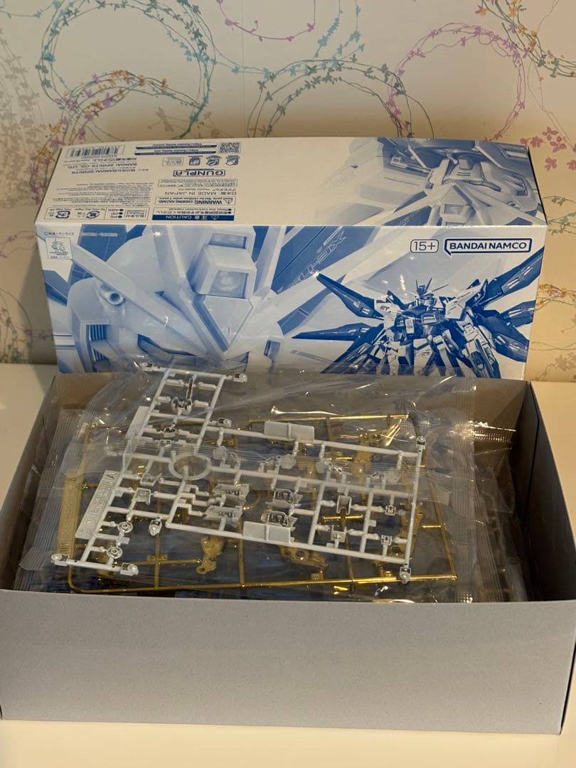 【新品未開封】ＲＧ 1/144ストライクフリーダムガンダムチタニウムフィニッシュ