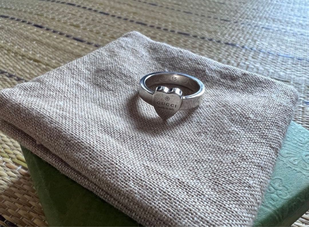 GUCCI トレードマーク　ハートペンダント付き　リング　15号