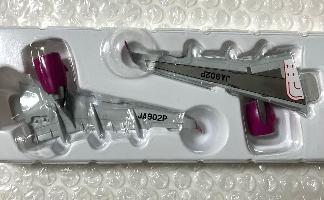 【新品】ピーチ エアバスA321LR モデルプレーン 1/200【匿名】