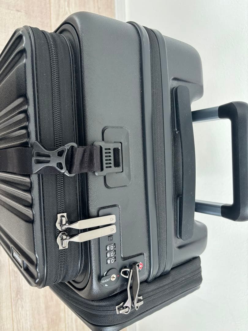 BERMAS バーマス　サイドポケット付きフロントオープンEURO CITYⅢ