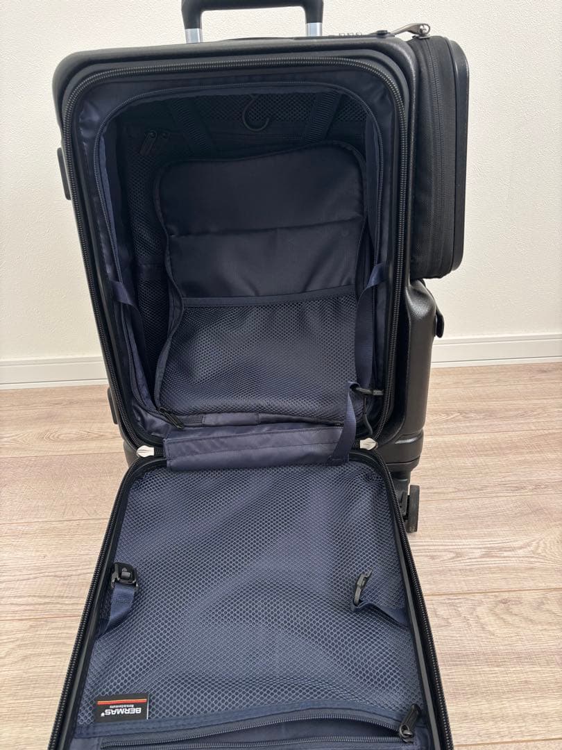 BERMAS バーマス　サイドポケット付きフロントオープンEURO CITYⅢ