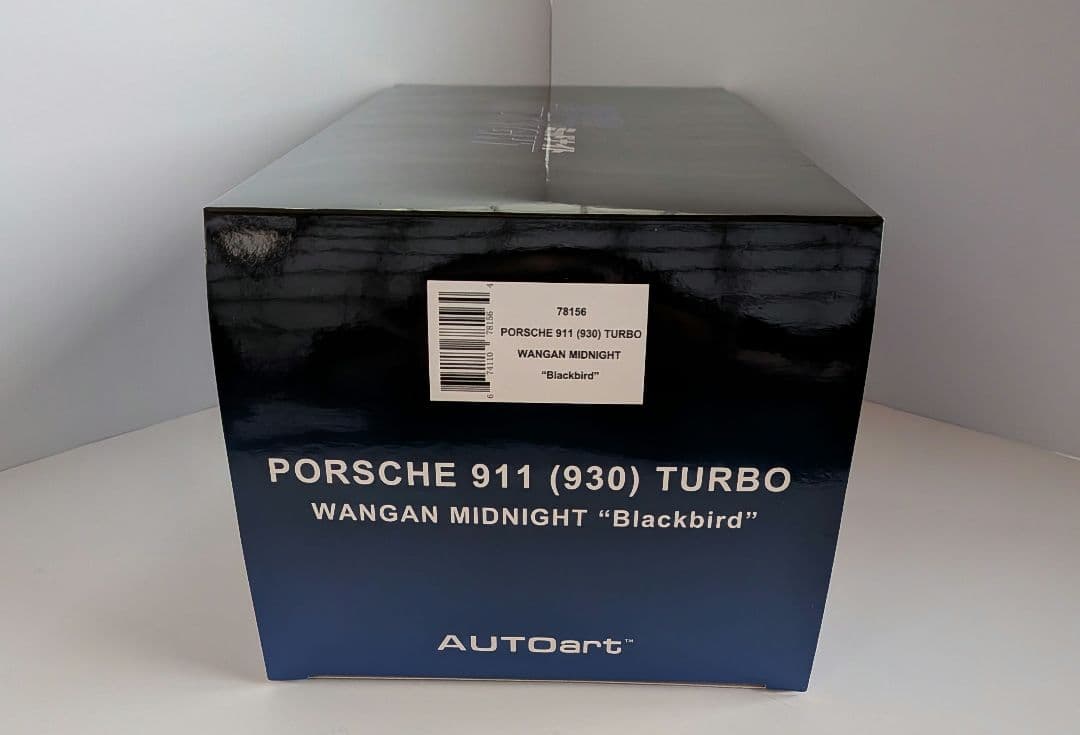 オートアート ポルシェ911 1/18スケール ブラック