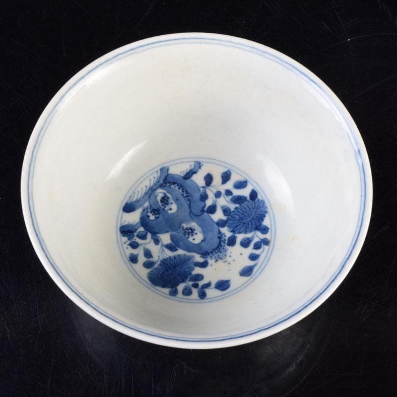 中国　大明萬暦年製款　青花　山水人物文碗　V　8711