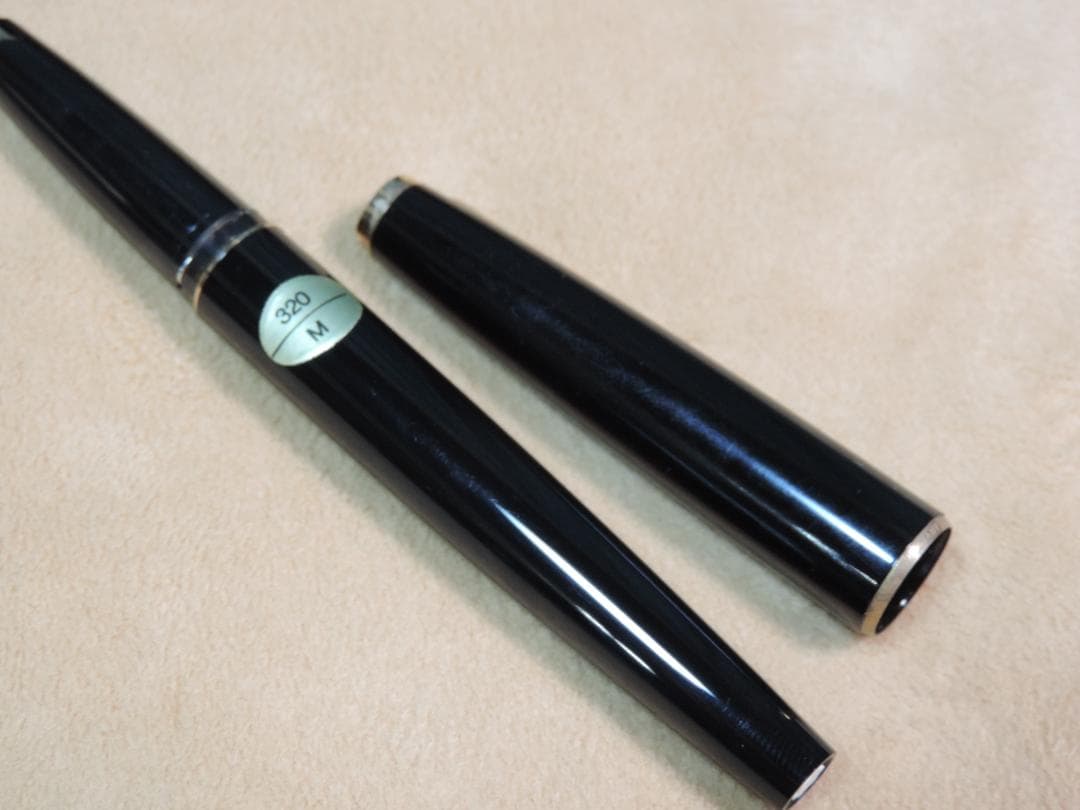 そ*ぷ様 MONT BLANC 万年筆 黒　320/M　未使用？保管傷あり　39