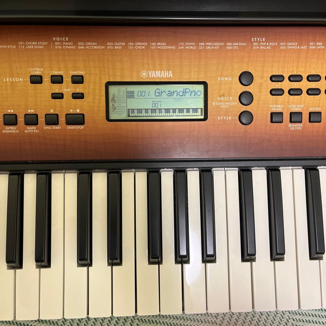 ヤマハ　ポータブルキーボード　メイプル調　　　　　電子ピアノ61鍵盤