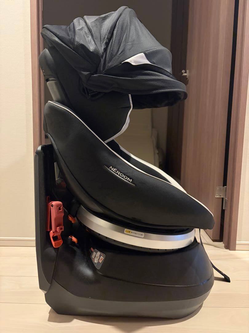 (3連休お値下げ中)Combi 回転式チャイルドシート CB-UTC