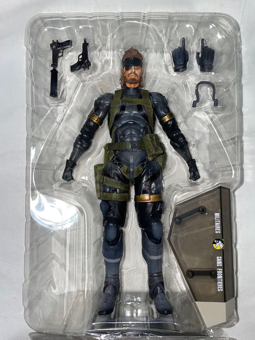 PLAY ARTS改 スネーク スニーキングスーツ　メタルギア　フィギュア