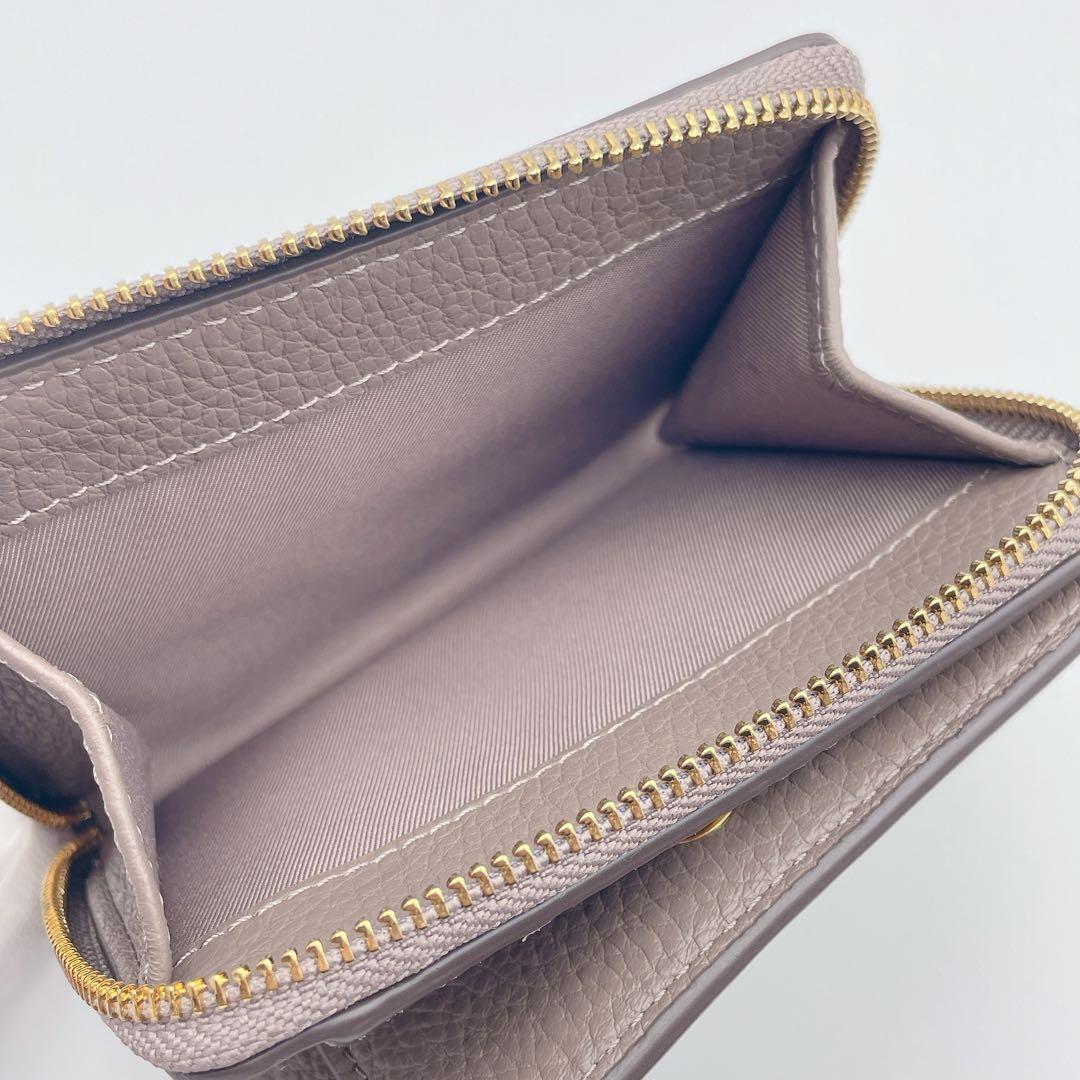 美品✨Tory Burch トリーバーチ 二つ折り財布 グレージュ 金ロゴ