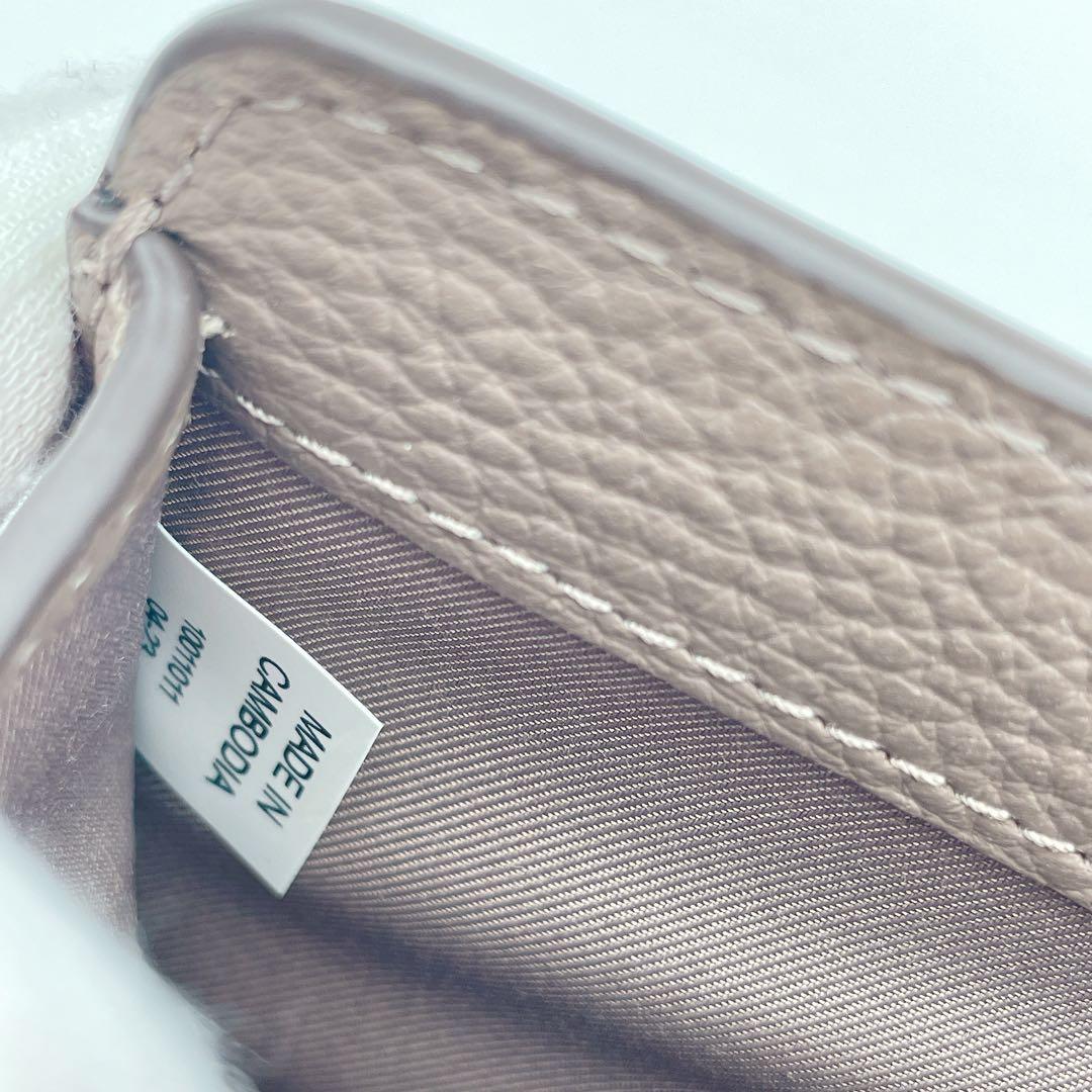 美品✨Tory Burch トリーバーチ 二つ折り財布 グレージュ 金ロゴ