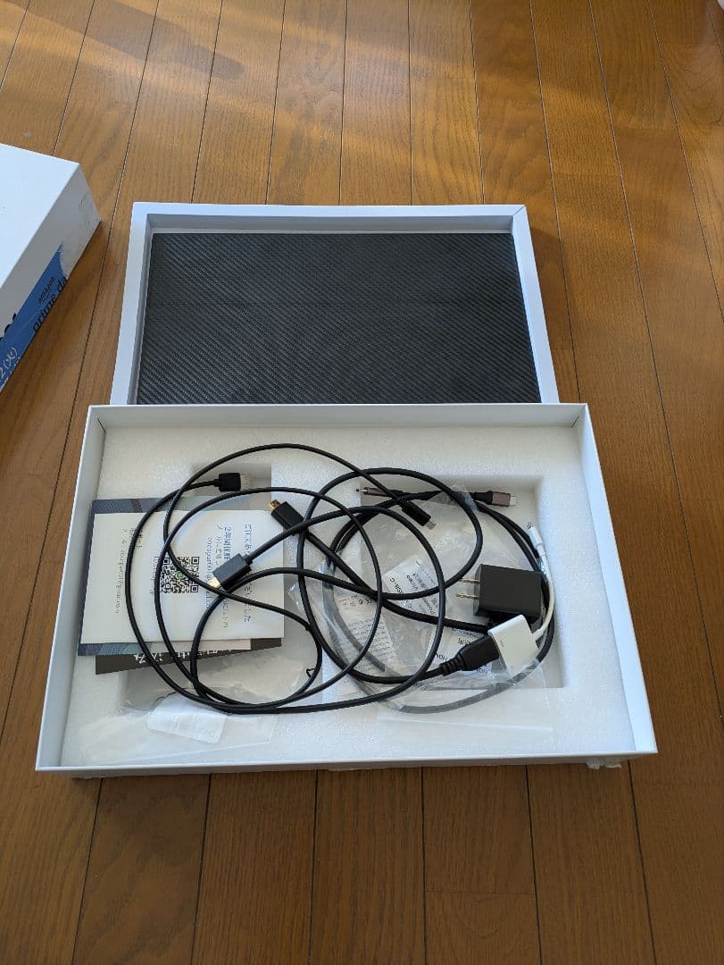 cocoper Portable Monitor 本体