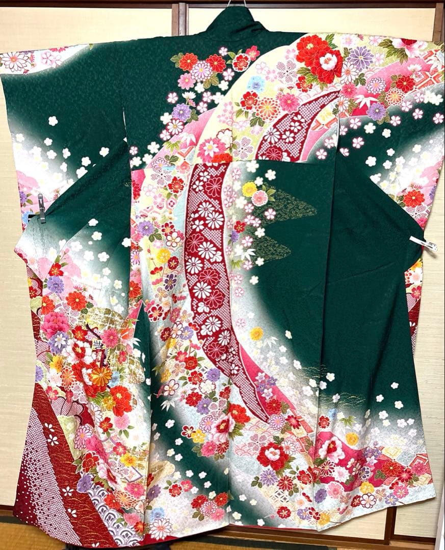 グリーン 花々 御所車 振袖 身丈151 Sサイズ
