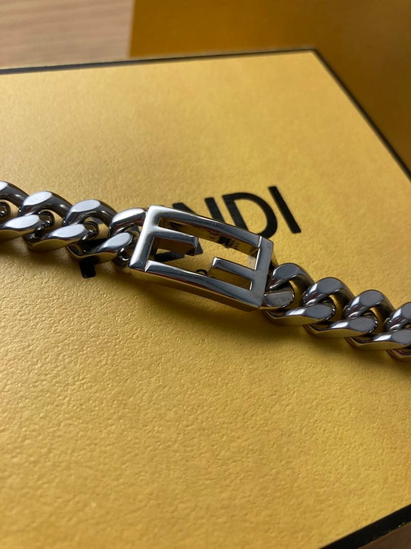 FENDI バケット　ブレスレット　M